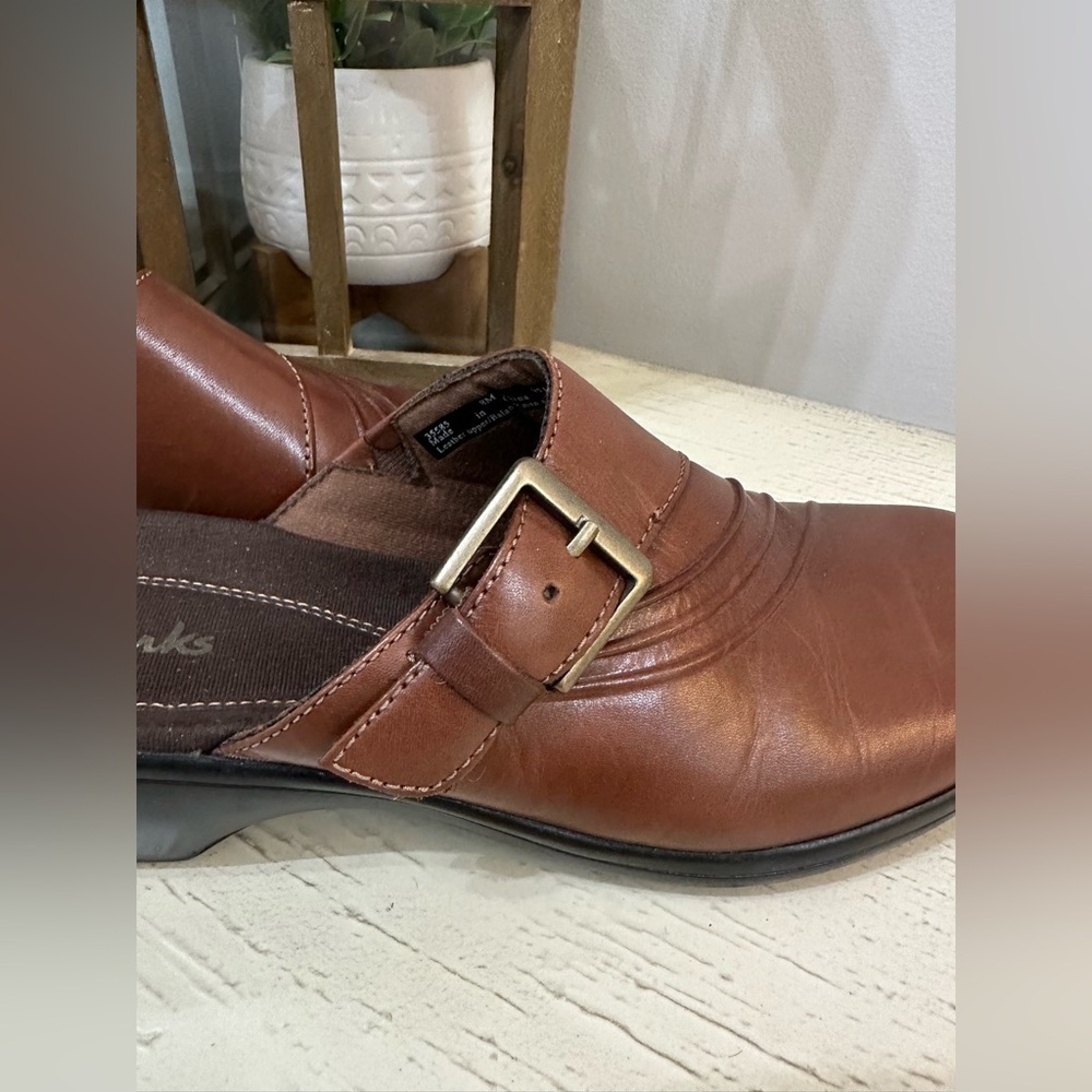 CLARKS Leather Slip on Women’s Brown Shoe size 8M - Picture 9 of 11